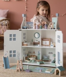 Domeček pro panenky – dárek pro dívku k narozeninám